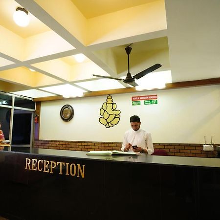 Hotel Gaurab Near Paltan Bazaar Деградун Екстер'єр фото