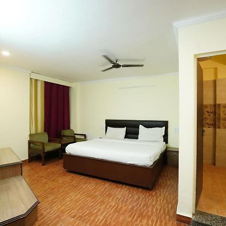 Hotel Gaurab Near Paltan Bazaar Деградун Екстер'єр фото