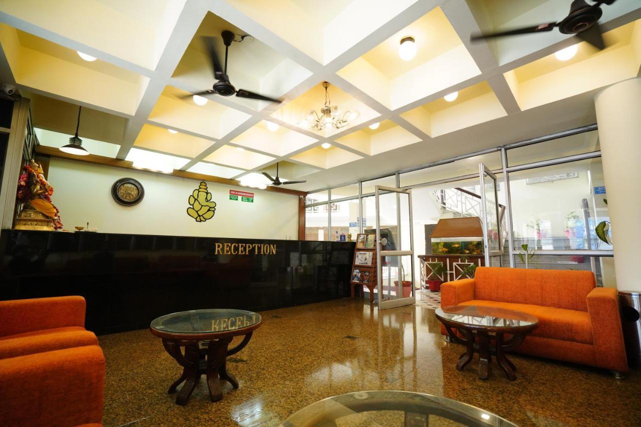 Hotel Gaurab Near Paltan Bazaar Деградун Екстер'єр фото