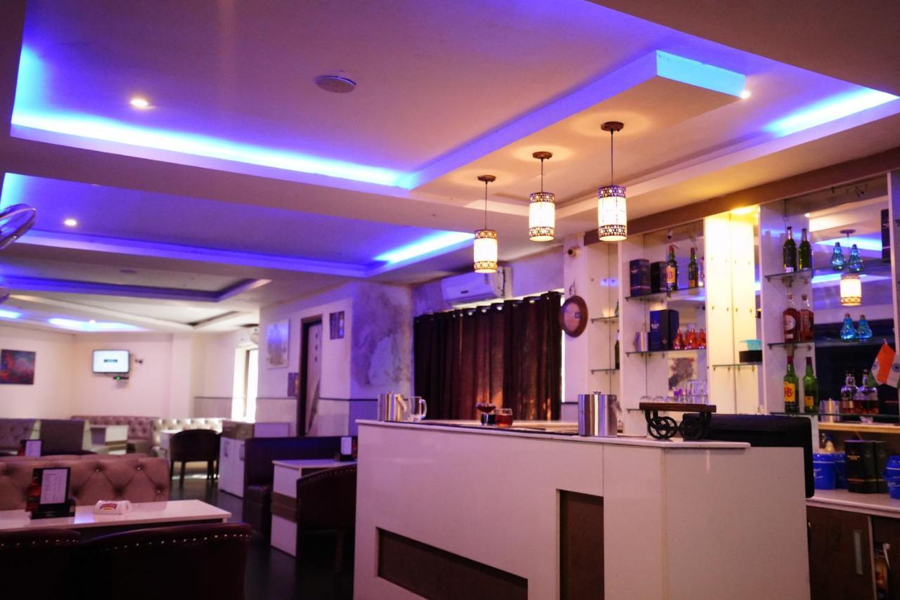 Hotel Gaurab Near Paltan Bazaar Деградун Екстер'єр фото