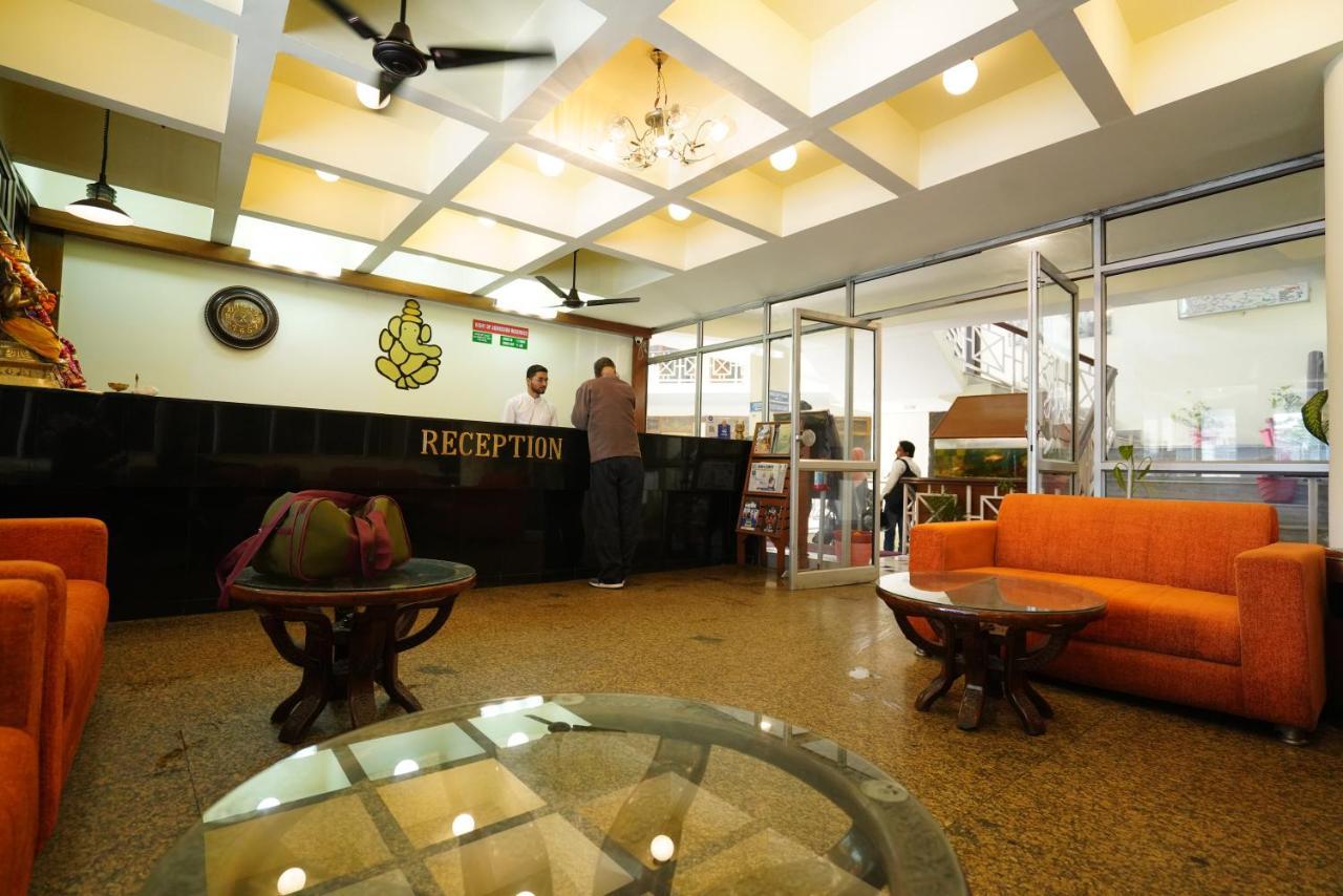 Hotel Gaurab Near Paltan Bazaar Деградун Екстер'єр фото